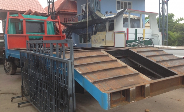 MITSUBISHI FUSO FN527 - 195 HP 6D16 รถหางปลาสิบล้อ 2 เพลา ใช้ลาก PC-200 ได้เลยครับ เครื่องแน่นแรงดีมากไม่มีเยิ้ม ภายในเก๋งคอนโซลสวยครบพร้อมไม่มีผุกร่อน พวงมาลัยเพาเวอร์ ระบบเบรคทริ๊ปฟี้ครบครัน ช่วงล่างคัชซีสวย ยางสภาพดี 10 เส้นประมาณ 70\% พร้อมลากพร้อมบรรท