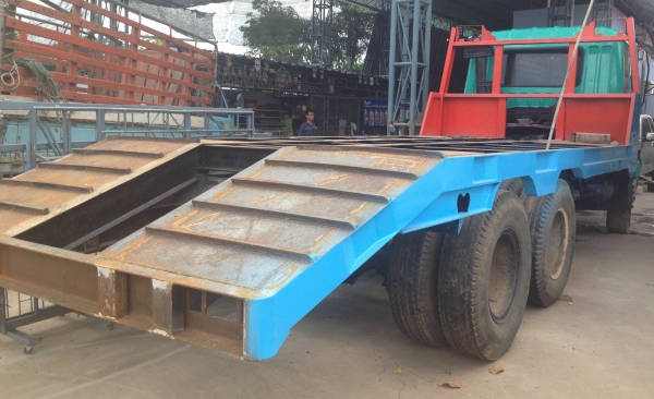 MITSUBISHI FUSO FN527 - 195 HP 6D16 รถหางปลาสิบล้อ 2 เพลา ใช้ลาก PC-200 ได้เลยครับ เครื่องแน่นแรงดีมากไม่มีเยิ้ม ภายในเก๋งคอนโซลสวยครบพร้อมไม่มีผุกร่อน พวงมาลัยเพาเวอร์ ระบบเบรคทริ๊ปฟี้ครบครัน ช่วงล่างคัชซีสวย ยางสภาพดี 10 เส้นประมาณ 70\% พร้อมลากพร้อมบรรท