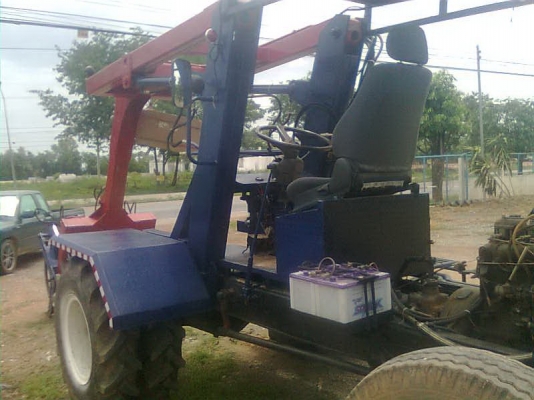 ขายรถคีบอ้อยคีบหลัง แบบ 6 ล้อ