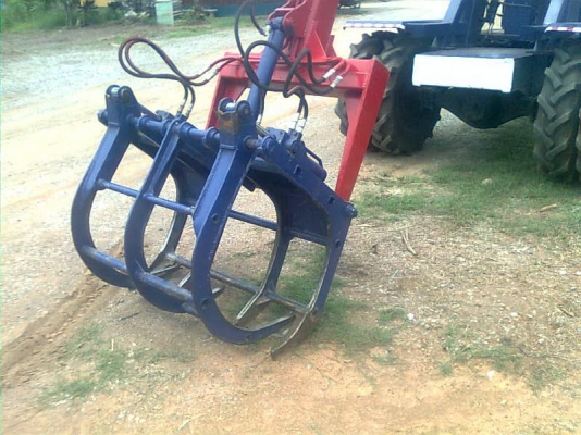 ขายรถคีบอ้อยคีบหลัง แบบ 6 ล้อ