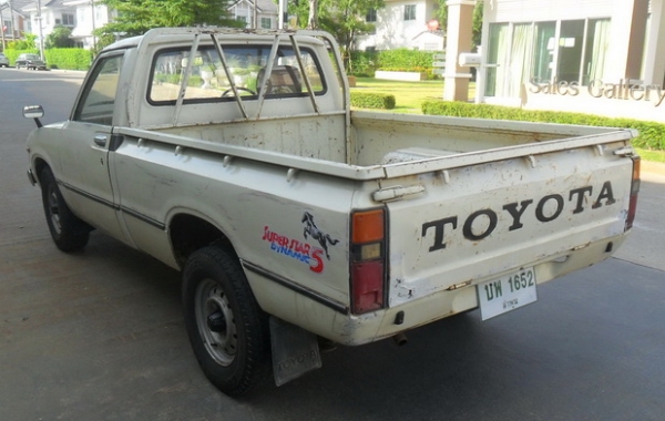 เจ้า HILUX ม้ากระโดด  4 ขอ