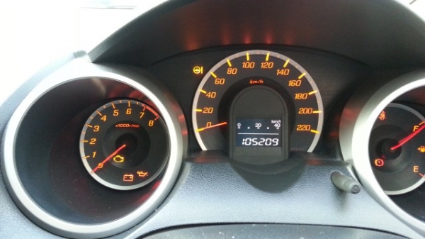 ขายHONDA, JAZZ 1.5 i-VTEC V ไมล์105,xxx แท้ มีบุ๊คเซอวิส เช็ดประวัติได้