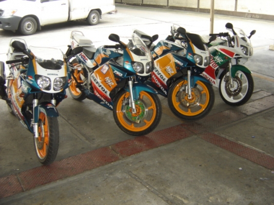 NSR  PROARM 150SP ขายด่วน ทำสีใหม่ทั้งคัน สวยมาก ราคา 35000 บาท ราคา ต่อรองได้ ครับ สนใจติดต่อ คุณ เจ โทร. 0808051985  สีลม ซอย 10 บางรัก กทม