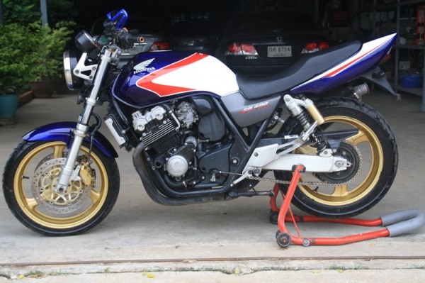 ขาย CB 400 เทค 1สรรพสามิตแท้ เครื่องดี   สีสวย แห้งๆ ปลายโยชิ เสียงมัน 93000
