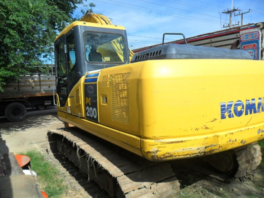 Komatsu PC200-7