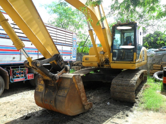 Komatsu PC200-7