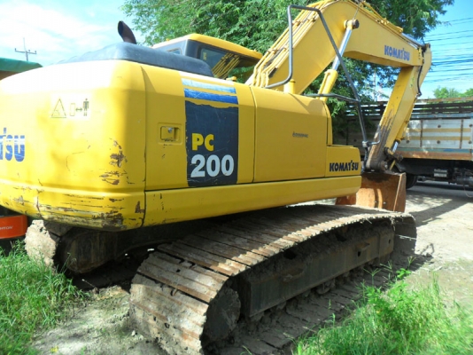 Komatsu PC200-7