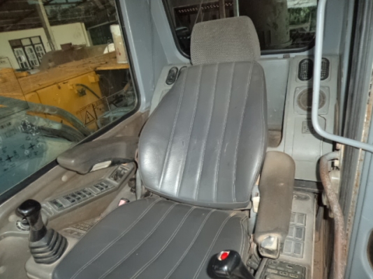 ขายรถแบ็คโฮ VOLVO-200 สภาพเดิมสวยๆ ราคาถูกๆ พร้อมใช้งานคับ