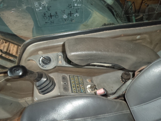 ขายรถแบ็คโฮ VOLVO-200 สภาพเดิมสวยๆ ราคาถูกๆ พร้อมใช้งานคับ