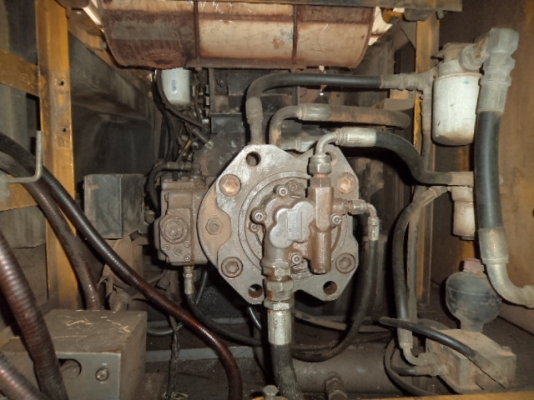 ขายรถแบ็คโฮ VOLVO-200 สภาพเดิมสวยๆ ราคาถูกๆ พร้อมใช้งานคับ