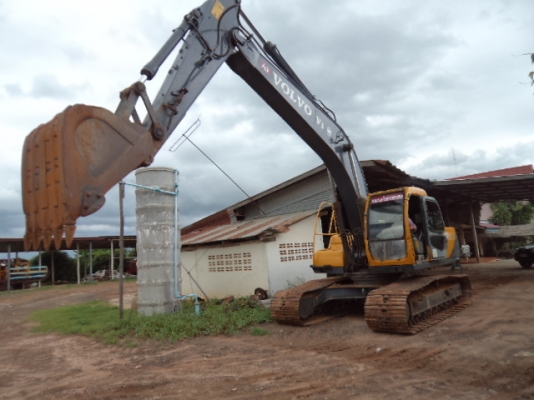 ขายรถแบ็คโฮ VOLVO-200 สภาพเดิมสวยๆ ราคาถูกๆ พร้อมใช้งานคับ