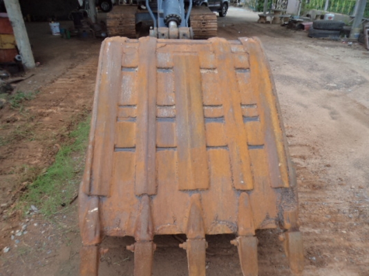 ขายรถแบ็คโฮ VOLVO-200 สภาพเดิมสวยๆ ราคาถูกๆ พร้อมใช้งานคับ