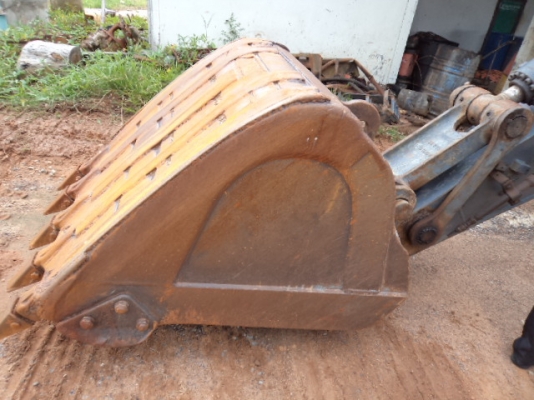 ขายรถแบ็คโฮ VOLVO-200 สภาพเดิมสวยๆ ราคาถูกๆ พร้อมใช้งานคับ