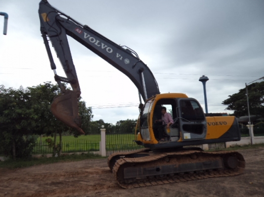 ขายรถแบ็คโฮ VOLVO-200 สภาพเดิมสวยๆ ราคาถูกๆ พร้อมใช้งานคับ