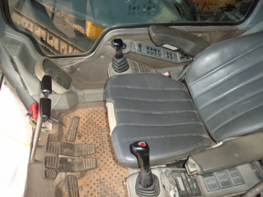 ขายรถแบ็คโฮ VOLVO-200 สภาพเดิมสวยๆ ราคาถูกๆ พร้อมใช้งานคับ