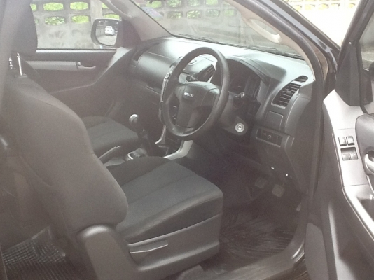 ISUZU All NEW ตัวHILANDER ปี2012 เครื่อง2500เกียร์ธรรมดารถสวยเดิมๆออกห้าง ขายถูกสุดๆ