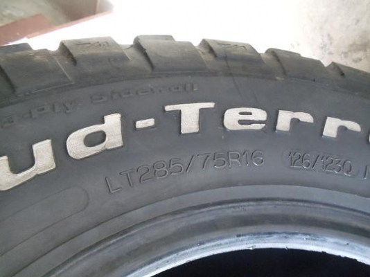 ลดราคาอีกแล้วจร้าๆๆๆๆ  ยาง MUD BF  KM2 11,900 บาท