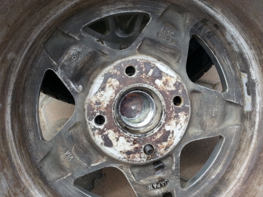 ขาย แ็ม็ก 14 นิ้ว 1 ชุด กว้าง 6 นิ้ว 4/100 ET 20 พร้อมยาง 185 65 R14 โทร 081-9429232