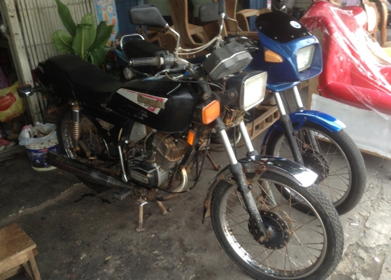 ขาย2คันทะเบียนโอน กทม. 2คันหมื่นเดียวครับ