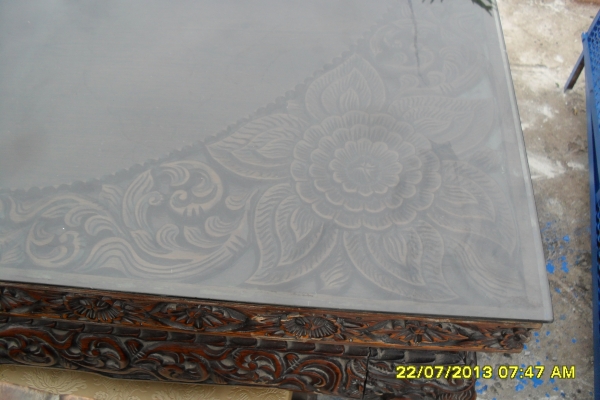 โต๊ะกินข้าวเเกะลายชุดใหญ่งานเก่า โต๊ะกินข้าวเเกะลายชุดใหญ่งานเก่า