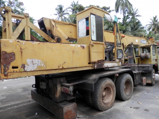 รถเครน TANADO TL20L เครื่องยนตร์ NISSANมีทะเบียนรถทำงานอยู่