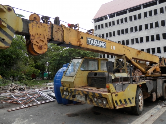รถเครน TANADO TL20L เครื่องยนตร์ NISSANมีทะเบียนรถทำงานอยู่