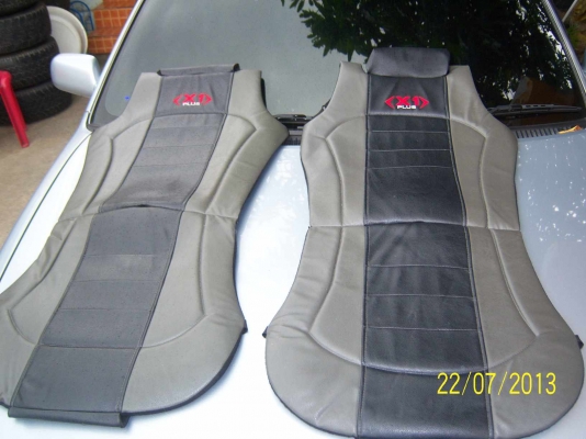 ขายเสื้อหุ้มเบาะ  ใหม่กริ๊บ 1 คู่