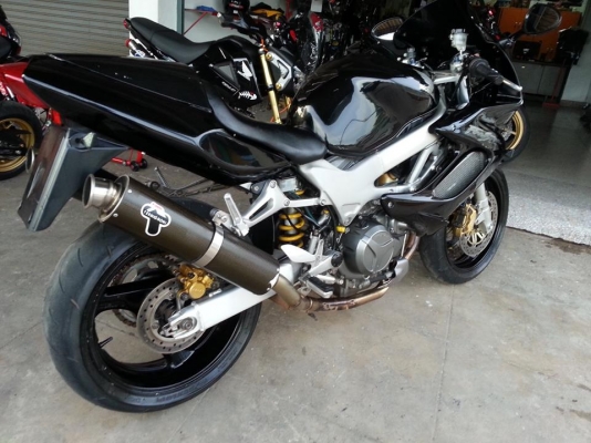 Vtr1000F 2001 พร้อมสรรพสามิตร(แท้) สภาพสวย สมบูรณ์ เครื่องแน่นแห้ง ระบบไฟใช้ได้ทุกจุด