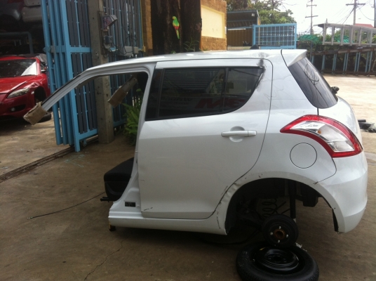 ขาย ท้ายรถตัด SUZUKI NEW SWIFT ( SPECS JAPAN )  5ประตู  พาร์ทแท้นำเข้าจากญี่ปุ่น!!!! ขอบคุณมากครับคุณธร  กทม.