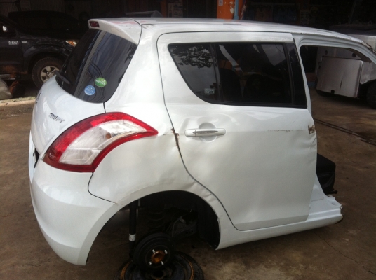 ขาย ท้ายรถตัด SUZUKI NEW SWIFT ( SPECS JAPAN )  5ประตู  พาร์ทแท้นำเข้าจากญี่ปุ่น!!!! ขอบคุณมากครับคุณธร  กทม.