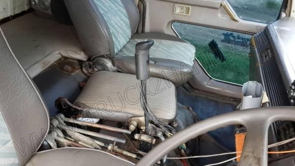 รถบรรทุก 10 ล้อดั๊มพ์ ยี่ห้อ MITSUBISHI รุ่น FN527M