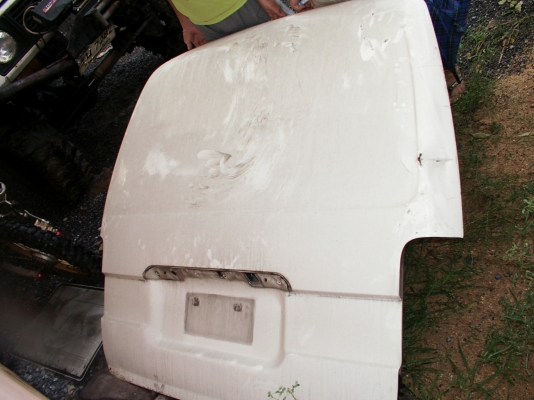 ฝาท้ายรถตู้หัวจรวด