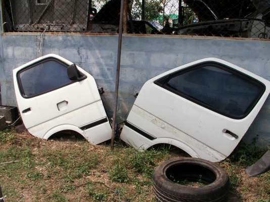 ฝาท้ายรถตู้หัวจรวด