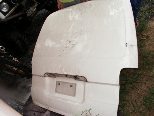 ฝาท้ายรถตู้หัวจรวด