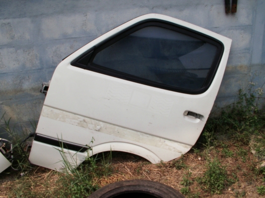 ฝาท้ายรถตู้หัวจรวด