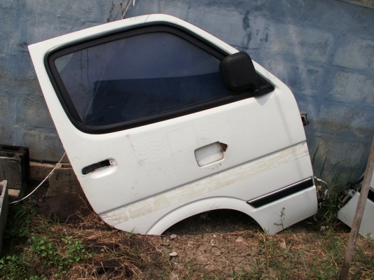 ฝาท้ายรถตู้หัวจรวด