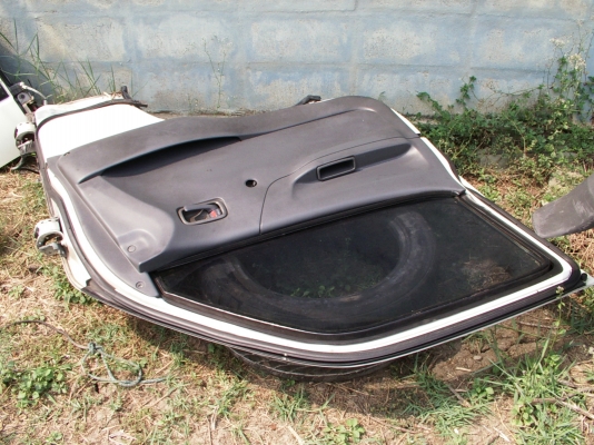 ฝาท้ายรถตู้หัวจรวด