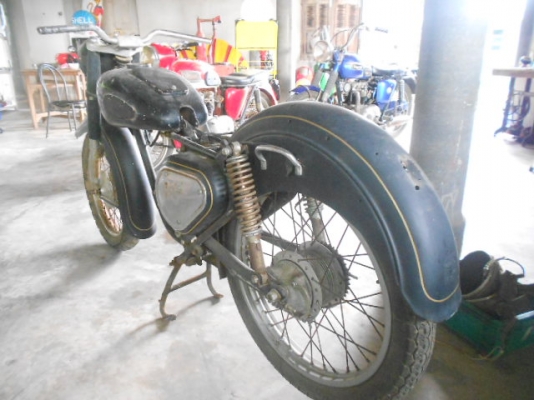 ขายซาก 8500 มีของตามรูป ขายตามสภาพครับ 089-8320100