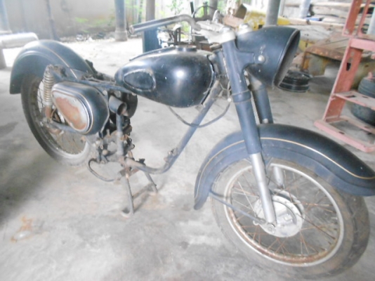 ขายซาก 8500 มีของตามรูป ขายตามสภาพครับ 089-8320100