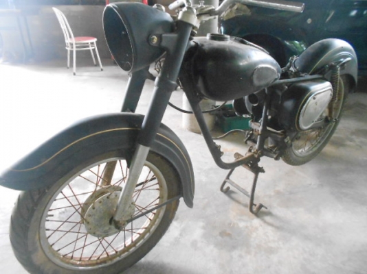 ขายซาก 8500 มีของตามรูป ขายตามสภาพครับ 089-8320100