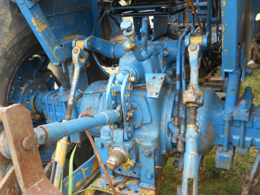 ขายรถไถฟอร์ด6610แท้อุปกรณ์ครบสภาพพร้อมใช้ราคาต่อรองได้รถอยู่ปากช่อง