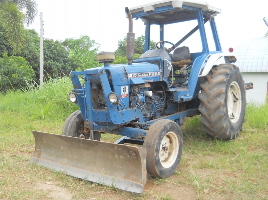 ขายรถไถฟอร์ด6610แท้อุปกรณ์ครบสภาพพร้อมใช้ราคาต่อรองได้รถอยู่ปากช่อง