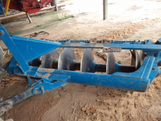 ขายรถไถฟอร์ดTS90 2เพลาเกียรกลาง เสี่ยขวัญชัย จ.ร้อยเอ็ด มัดจำ45000บาทแล้วคับ