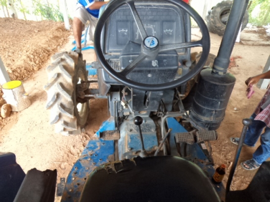 ขายรถไถฟอร์ดTS90 2เพลาเกียรกลาง เสี่ยขวัญชัย จ.ร้อยเอ็ด มัดจำ45000บาทแล้วคับ
