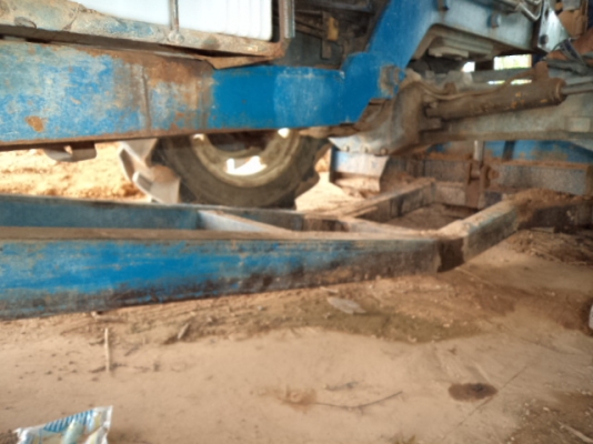 ขายรถไถฟอร์ดTS90 2เพลาเกียรกลาง เสี่ยขวัญชัย จ.ร้อยเอ็ด มัดจำ45000บาทแล้วคับ