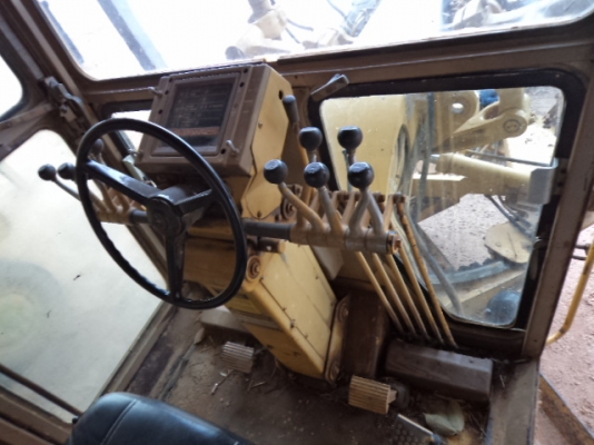 ขายรถเกรด CAT 140G สภาพพร้อมใช้งานคับ ขายรถเกรด CAT 140G สภาพพร้อมใช้งานคับ