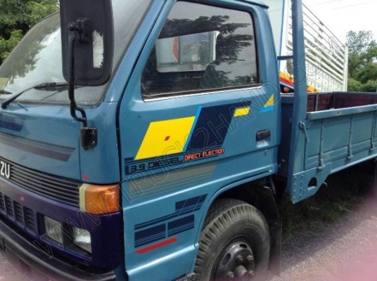 รถบรรทุก 6 ล้อ ยี่ห้อ ISUZU รุ่น NPR 120 แรงม้า