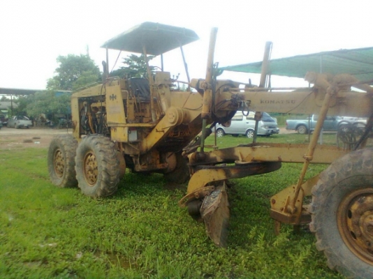 ขายรถเกรดKOMATSU GD600R สภาพสวยพร้อมใช้ ติดต่อได้ที่คุณอ๊อฟ พิจิตร 086-737-9991