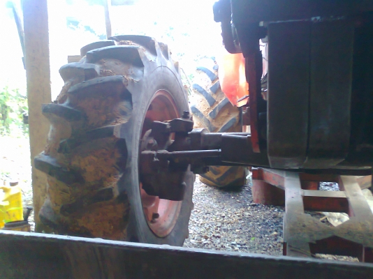 ขายด่วน!..รถไถ KUBOTA M9504 ใหม่ มีใบดันหน้า และ ผาน 4 อย่างดี. พร้อมแล้วสำหรับการลุยงาน!