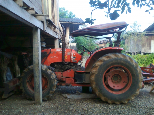 ขายด่วน!..รถไถ KUBOTA M9504 ใหม่ มีใบดันหน้า และ ผาน 4 อย่างดี. พร้อมแล้วสำหรับการลุยงาน!
